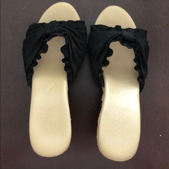 ALDO Scalloped Wedges - Picture 1 of 4